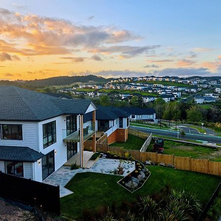 Orewa New House With View On Deck Near Cafe,Bush & River المظهر الخارجي الصورة